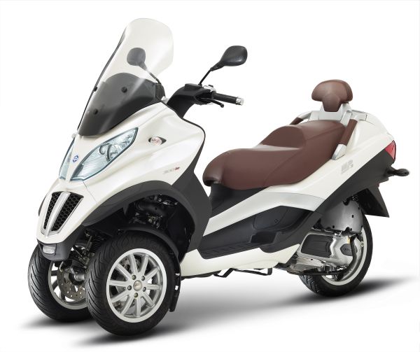 New versions, Business and Sport for the 2013 Piaggio MP3. | moto